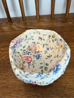 Longaberger 2002 Handwoven Hexagon Basket Floral Liner & Protector